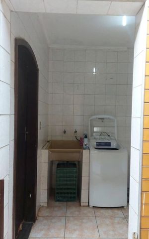 Casa à venda com 161m², 3 quartos e 3 vagas Casa à venda com 161m², 3 quartos e 3 vagasÁrea de serviço