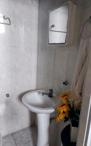 Casa à venda com 161m², 3 quartos e 3 vagas Casa à venda com 161m², 3 quartos e 3 vagasBanheiro