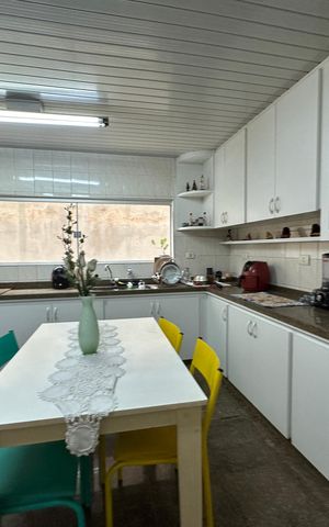 Casa à venda com 183m², 3 quartos e 2 vagas Casa à venda com 183m², 3 quartos e 2 vagasCozinha