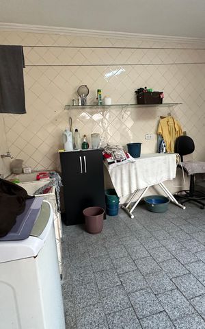 Casa à venda com 183m², 3 quartos e 2 vagas Casa à venda com 183m², 3 quartos e 2 vagasÁrea de Serviço
