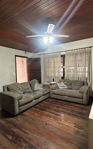 Casa à venda com 183m², 3 quartos e 2 vagas Casa à venda com 183m², 3 quartos e 2 vagasSala