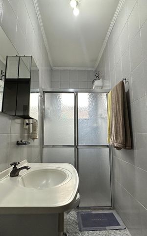 Casa à venda com 183m², 3 quartos e 2 vagas Casa à venda com 183m², 3 quartos e 2 vagasBanheiro 1