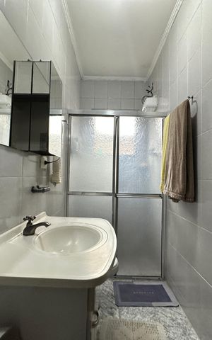 Casa à venda com 183m², 3 quartos e 2 vagas Casa à venda com 183m², 3 quartos e 2 vagasBanheiro 1