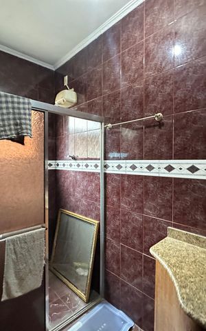 Casa à venda com 183m², 3 quartos e 2 vagas Casa à venda com 183m², 3 quartos e 2 vagasSuíte