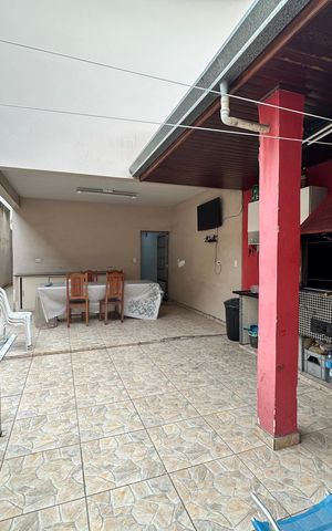 Casa à venda com 183m², 3 quartos e 2 vagas Casa à venda com 183m², 3 quartos e 2 vagasQuintal