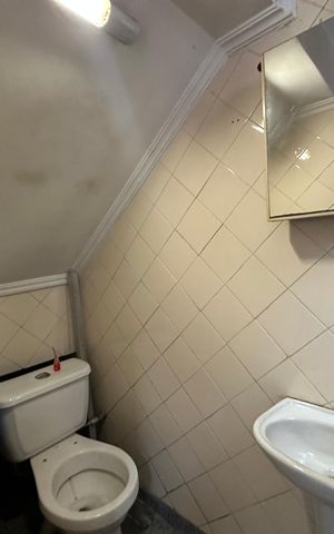 Casa à venda com 183m², 3 quartos e 2 vagas Casa à venda com 183m², 3 quartos e 2 vagasBanheiro 2