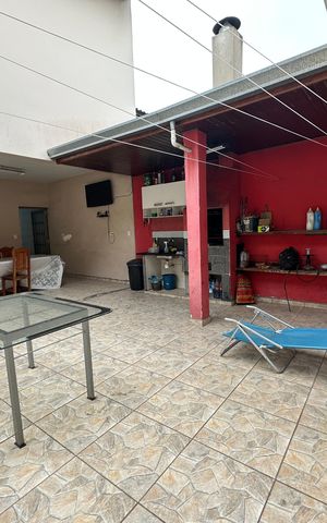 Casa à venda com 183m², 3 quartos e 2 vagas Casa à venda com 183m², 3 quartos e 2 vagasQuintal
