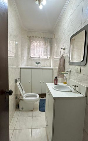 Casa à venda com 183m², 3 quartos e 2 vagas Casa à venda com 183m², 3 quartos e 2 vagasLavabo
