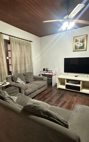Casa à venda com 183m², 3 quartos e 2 vagas Casa à venda com 183m², 3 quartos e 2 vagasSala