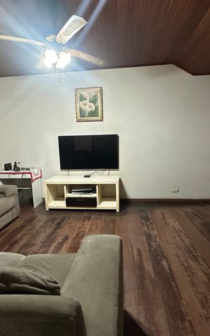 Casa à venda com 183m², 3 quartos e 2 vagas Casa à venda com 183m², 3 quartos e 2 vagasSala