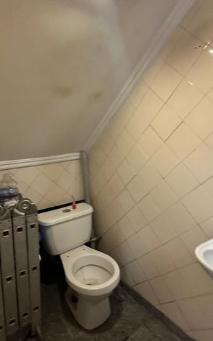 Casa à venda com 183m², 3 quartos e 2 vagas Casa à venda com 183m², 3 quartos e 2 vagasBanheiro 2