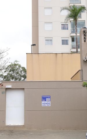 Apartamento à venda com 55m², 2 quartos e 1 vagaPlaca GRANDE instalada na fachada do condomínio, dia 26.08.26 - Código da placa: CUKI-404