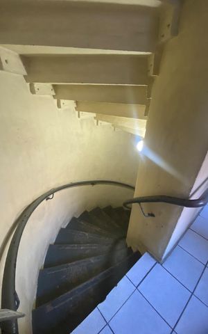 Apartamento para alugar com 45m², 2 quartos e 1 vaga Apartamento para alugar com 45m², 2 quartos e 1 vagaEscada