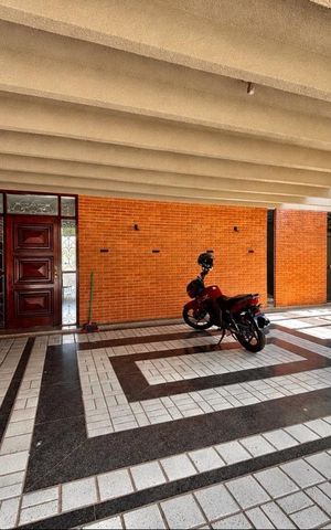 Casa de condomínio para alugar com 341m², 4 quartos e 6 vagas Casa de condomínio para alugar com 341m², 4 quartos e 6 vagasGaragem