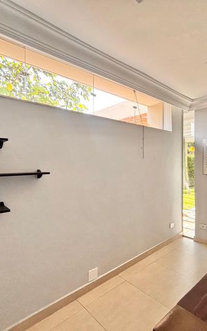 Casa de condomínio para alugar com 341m², 4 quartos e 6 vagas Casa de condomínio para alugar com 341m², 4 quartos e 6 vagasEscritório