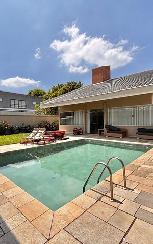 Casa de condomínio para alugar com 341m², 4 quartos e 6 vagas Casa de condomínio para alugar com 341m², 4 quartos e 6 vagasPiscina