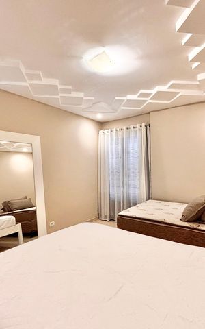 Casa de condomínio para alugar com 341m², 4 quartos e 6 vagas Casa de condomínio para alugar com 341m², 4 quartos e 6 vagasQuarto 1