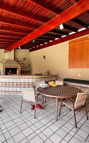 Casa de condomínio para alugar com 341m², 4 quartos e 6 vagas Casa de condomínio para alugar com 341m², 4 quartos e 6 vagasÁrea gourmet