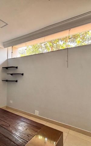 Casa de condomínio para alugar com 341m², 4 quartos e 6 vagas Casa de condomínio para alugar com 341m², 4 quartos e 6 vagasEscritório