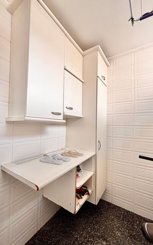 Casa de condomínio para alugar com 341m², 4 quartos e 6 vagas Casa de condomínio para alugar com 341m², 4 quartos e 6 vagasLavanderia