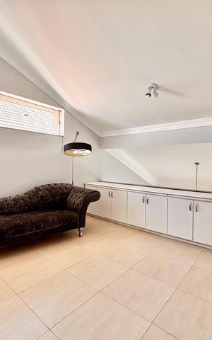 Casa de condomínio para alugar com 341m², 4 quartos e 6 vagas Casa de condomínio para alugar com 341m², 4 quartos e 6 vagasHall suíte 2