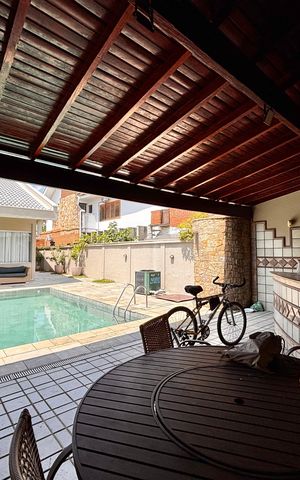 Casa de condomínio para alugar com 341m², 4 quartos e 6 vagas Casa de condomínio para alugar com 341m², 4 quartos e 6 vagasÁrea gourmet