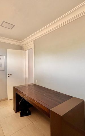 Casa de condomínio para alugar com 341m², 4 quartos e 6 vagas Casa de condomínio para alugar com 341m², 4 quartos e 6 vagasEscritório