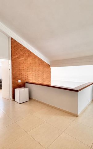 Casa de condomínio para alugar com 341m², 4 quartos e 6 vagas Casa de condomínio para alugar com 341m², 4 quartos e 6 vagasHall quartos