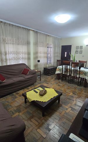Casa à venda com 215m², 3 quartos e 2 vagas Casa à venda com 215m², 3 quartos e 2 vagasSala