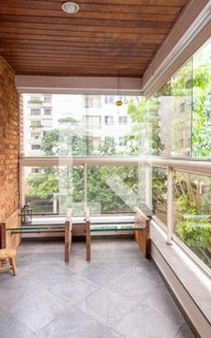 Apartamento para alugar com 198m², 4 quartos e 3 vagas Apartamento para alugar com 198m², 4 quartos e 3 vagasVaranda