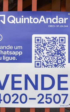 Casa à venda com 170m², 3 quartos e 2 vagas Casa à venda com 170m², 3 quartos e 2 vagasFACHADA