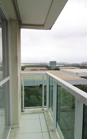 Apartamento à venda com 67m², 2 quartos e 1 vagaQuarto 2 - Varanda