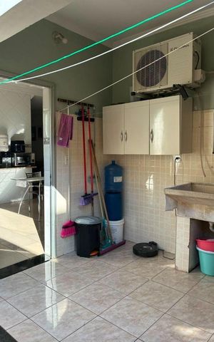 Casa à venda com 262m², 3 quartos e 2 vagas