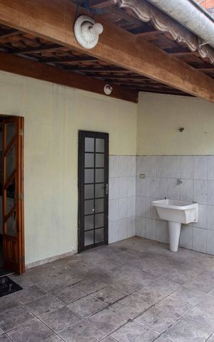 Casa à venda com 250m², 6 quartos e 2 vagasÁrea de Serviço