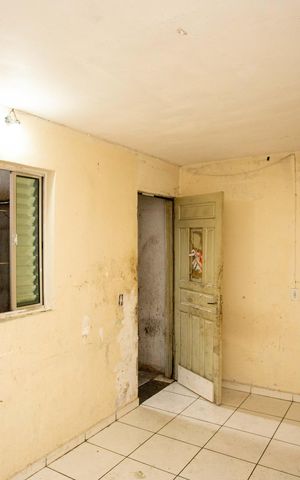 Casa à venda com 250m², 6 quartos e 2 vagasQuarto de Serviço