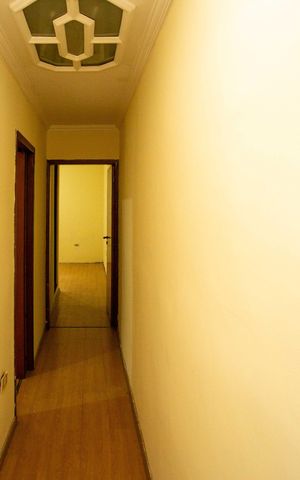 Casa à venda com 250m², 6 quartos e 2 vagasCorredor