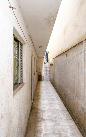 Casa à venda com 250m², 6 quartos e 2 vagasCorredor