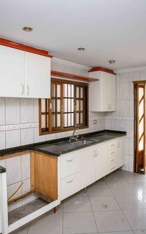 Casa à venda com 250m², 6 quartos e 2 vagasCozinha
