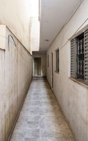 Casa à venda com 250m², 6 quartos e 2 vagasCorredor