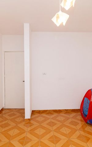 Casa à venda com 150m², 6 quartos e 2 vagas Casa à venda com 150m², 6 quartos e 2 vagasQuarto 1