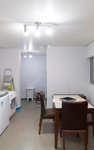 Casa à venda com 150m², 6 quartos e 2 vagas Casa à venda com 150m², 6 quartos e 2 vagasÁrea de Serviço