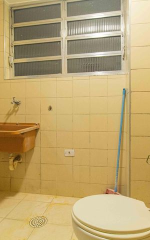 Studio à venda com 33m², 0 quarto e sem vaga Studio à venda com 33m², 0 quarto e sem vagaBanheiro e Área de serviço