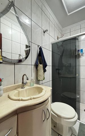 Casa à venda com 223m², 4 quartos e 2 vagas Casa à venda com 223m², 4 quartos e 2 vagasBanheiro