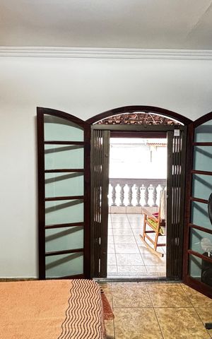 Casa à venda com 223m², 4 quartos e 2 vagas Casa à venda com 223m², 4 quartos e 2 vagasSuite