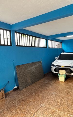 Casa à venda com 223m², 4 quartos e 2 vagas Casa à venda com 223m², 4 quartos e 2 vagasGaragem
