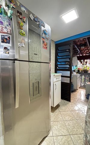 Casa à venda com 223m², 4 quartos e 2 vagas Casa à venda com 223m², 4 quartos e 2 vagasCozinha