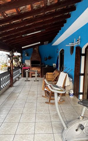 Casa à venda com 223m², 4 quartos e 2 vagas Casa à venda com 223m², 4 quartos e 2 vagasVaranda da Suíte