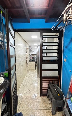 Casa à venda com 223m², 4 quartos e 2 vagas Casa à venda com 223m², 4 quartos e 2 vagasÁrea de Serviço