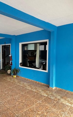 Casa à venda com 223m², 4 quartos e 2 vagas Casa à venda com 223m², 4 quartos e 2 vagasGaragem