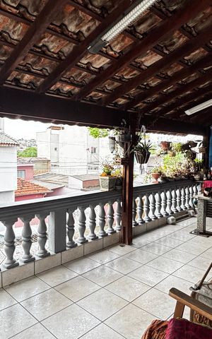 Casa à venda com 223m², 4 quartos e 2 vagas Casa à venda com 223m², 4 quartos e 2 vagasVaranda da Suíte